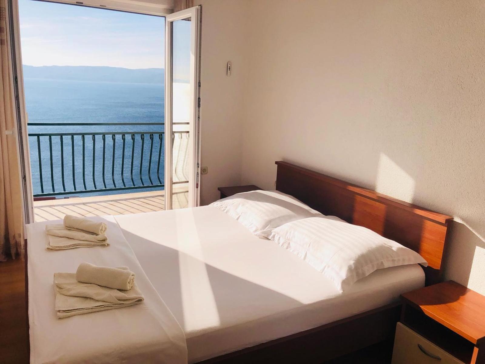 Apartman Stevic Pisak Buitenkant foto