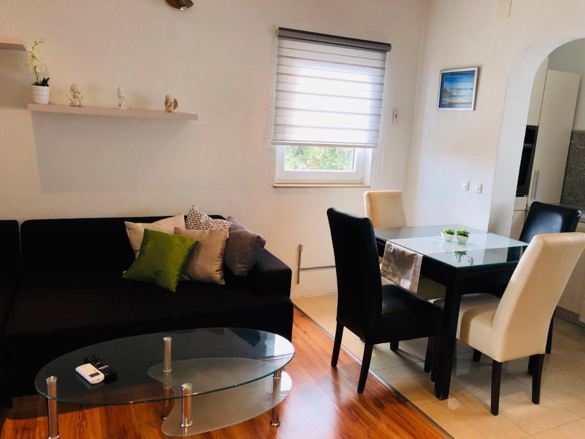 Apartman Stevic Pisak Buitenkant foto
